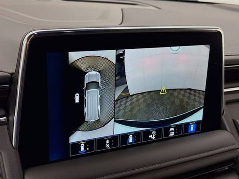 Used 2024 Chevrolet Suburban Z71 w/ Luxury Package image 16