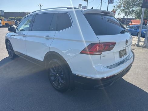 Used 2022 Volkswagen Tiguan SE AWD/4WD image 3