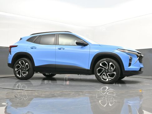 Certified 2024 Chevrolet Trax RS w/ Sunroof Package image 42