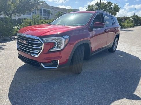 Used 2023 GMC Terrain SLT w/ Tech Package FWD image 3