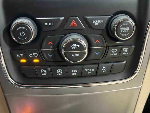 Used 2020 Jeep Grand Cherokee Laredo AWD/4WD image 18