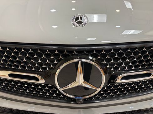New 2027 Mercedes-Benz GLC 300 4MATIC image 6