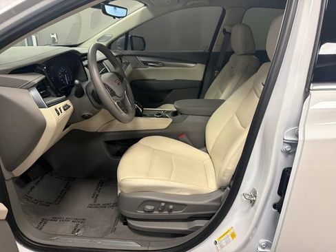 Certified 2026 Cadillac XT5 Premium Luxury w/ Driver Assist Package FWD image 9