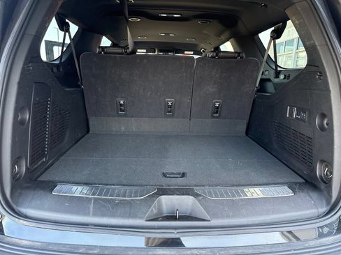 Used 2025 Chevrolet Suburban Premier AWD/4WD image 9