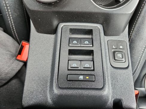 Used 2025 Ford Bronco Badlands image 16