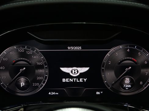 Used 2024 Bentley Flying Spur W12 image 21