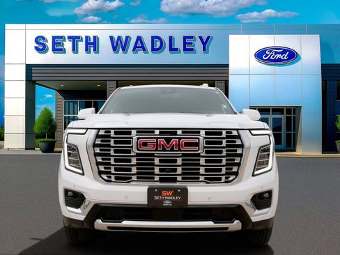 Used 2025 GMC Yukon Denali AWD/4WD image 4