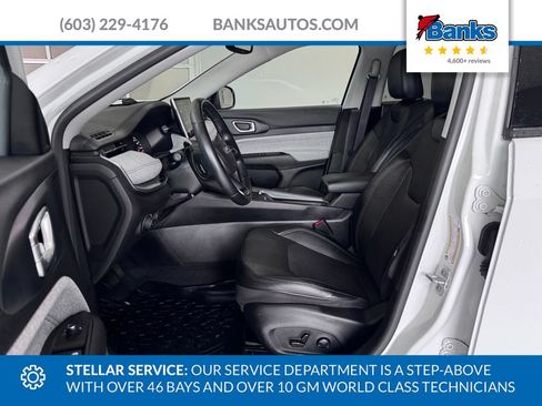 Used 2022 Jeep Compass Latitude w/ Sun and Sound Group AWD/4WD image 9