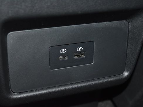 Used 2023 Nissan Rogue SV w/ SV Premium B Package image 23