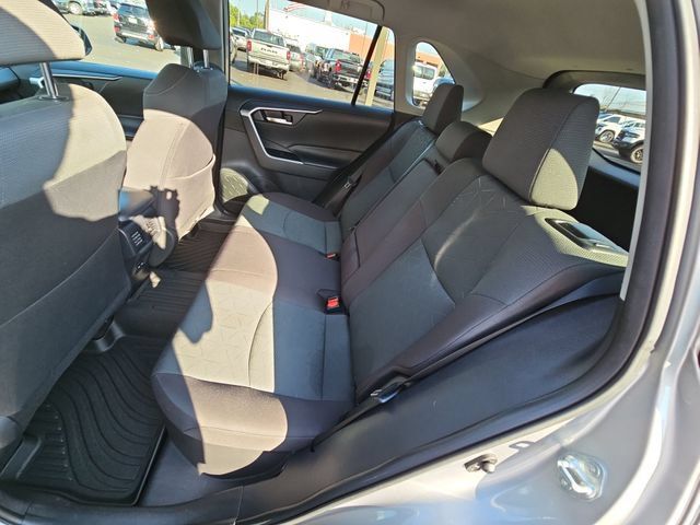 Used 2024 Toyota RAV4 XLE AWD/4WD image 27