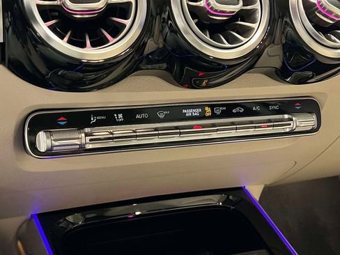 Certified 2021 Mercedes-Benz GLB 250 4MATIC image 29