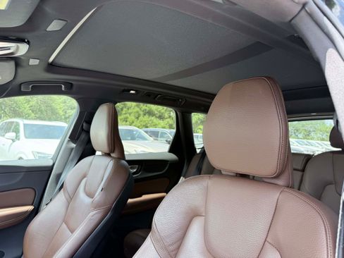 Certified 2024 Volvo XC60 B5 Plus w/ Protection Package Premier AWD/4WD image 12