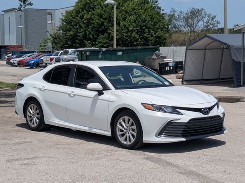 Used 2023 Toyota Camry LE FWD image 3