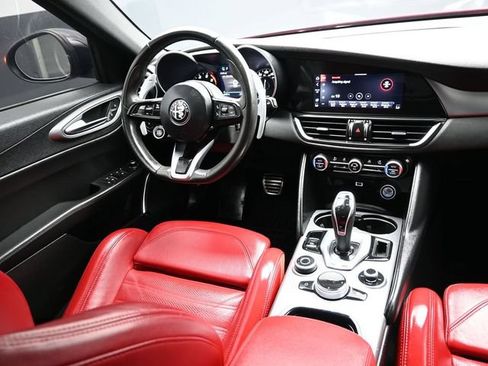 Used 2023 Alfa Romeo Giulia Veloce RWD image 24