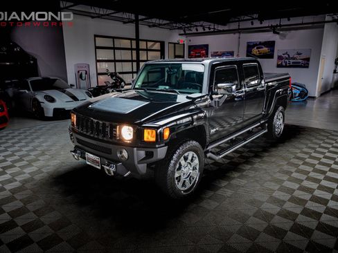 Used 2009 HUMMER H3T Alpha image 3