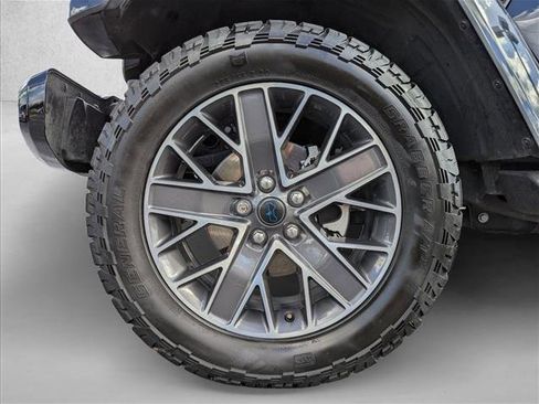 Used 2024 Jeep Wrangler High Altitude image 23