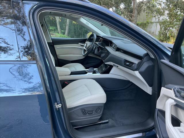 Used 2024 Audi Q8 e-tron Premium Plus w/ Premium Plus Package AWD/4WD image 17