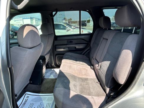 Used 2001 Nissan Pathfinder SE RWD image 10