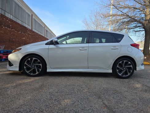 Used 2016 Scion iM image 4