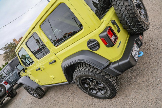 Used 2023 Jeep Wrangler Unlimited w/ Cold Weather Group AWD/4WD image 8