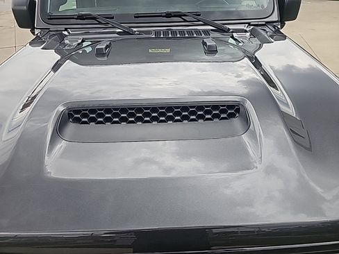 Certified 2024 Jeep Gladiator Mojave image 11