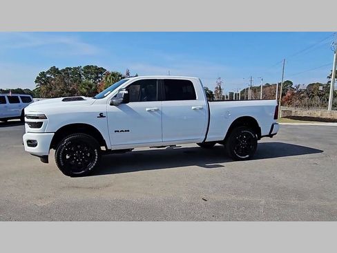 New 2026 RAM 2500 Laramie w/ Night Edition AWD/4WD image 27