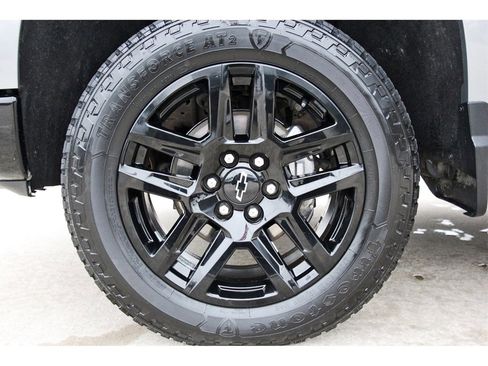 Used 2024 Chevrolet Silverado 1500 LT Trail Boss w/ Convenience Package II image 28