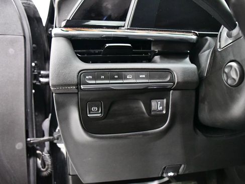 Used 2022 Cadillac Escalade ESV Premium Luxury image 11