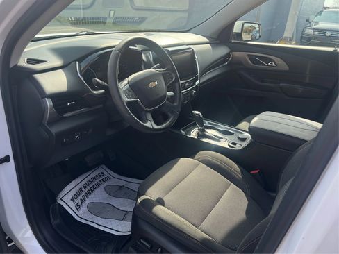 Used 2018 Chevrolet Traverse LT image 11