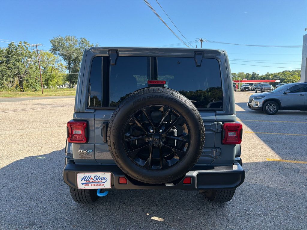 Used 2024 Jeep Wrangler Unlimited Sahara AWD/4WD image 9