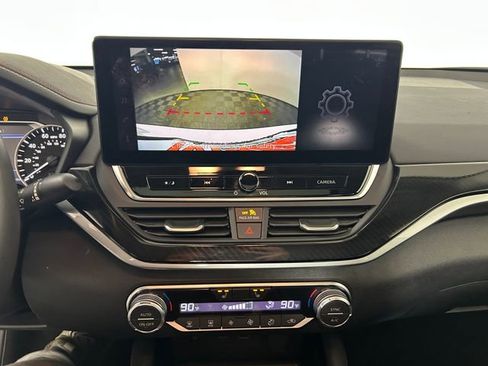 Used 2025 Nissan Altima 2.5 SR w/ SR Premium Package image 23