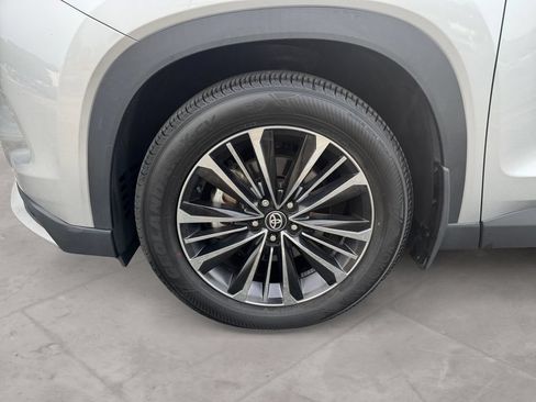 Used 2024 Toyota Grand Highlander AWD Hybrid image 14
