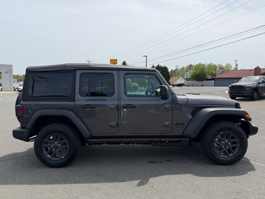 Used 2026 Jeep Wrangler Unlimited Sport AWD/4WD image 2
