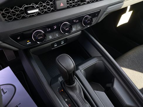 Used 2025 Honda Accord SE image 16