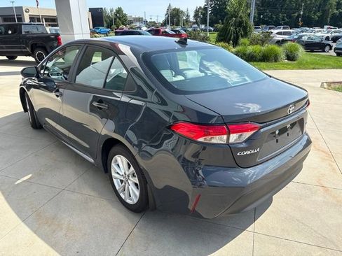 Used 2025 Toyota Corolla LE FWD image 5