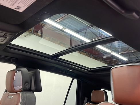 Used 2024 GMC Yukon Denali Ultimate AWD/4WD image 13