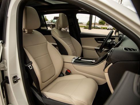 Used 2025 Mercedes-Benz GLC 300 image 42
