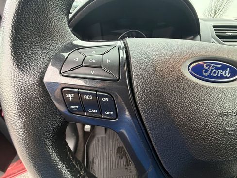 Used 2018 Ford Explorer XLT w/ Equipment Group 202A AWD/4WD image 17
