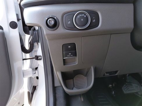 New 2025 Ford Transit 250 148 Medium Roof image 31