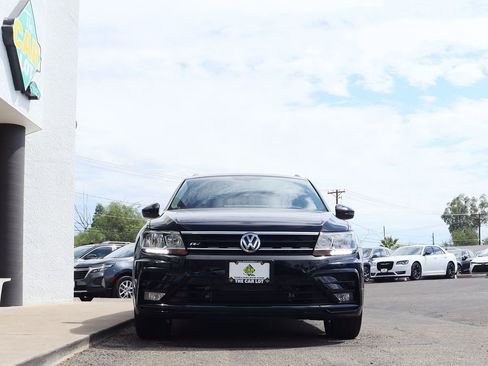 Used 2021 Volkswagen Tiguan SE R-Line image 16