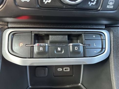 Certified 2023 GMC Acadia SLE w/ Driver Convenience Package AWD/4WD image 23
