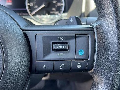 Used 2024 Nissan Rogue SV image 25