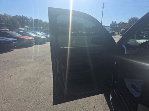 Used 2015 GMC Yukon SLT image 6