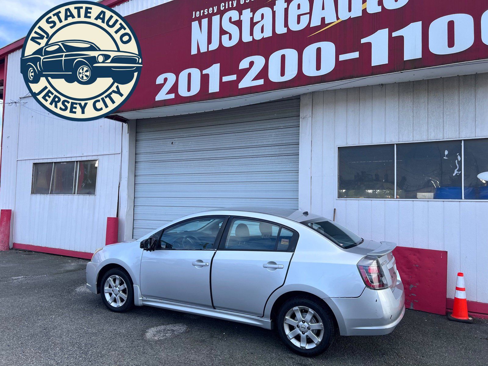 Used 2011 Nissan Sentra 2.0 SR FWD image 6