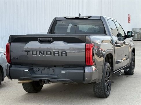 Used 2022 Toyota Tundra SR5 w/ SR5 Convenience Package image 5