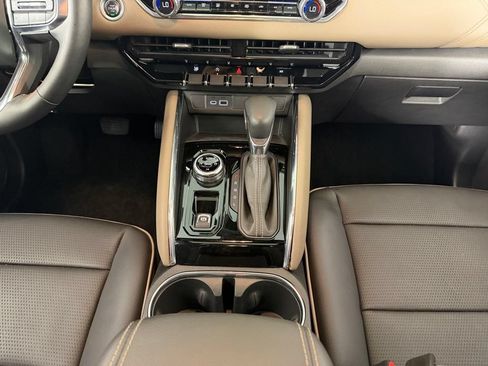 Used 2024 GMC Canyon Denali AWD/4WD image 19