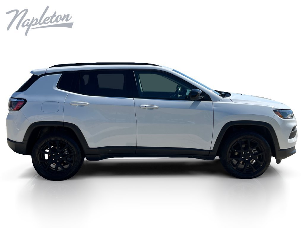 Used 2022 Jeep Compass Latitude AWD/4WD image 7