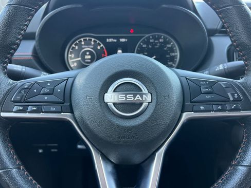 Used 2025 Nissan Versa SR FWD image 24