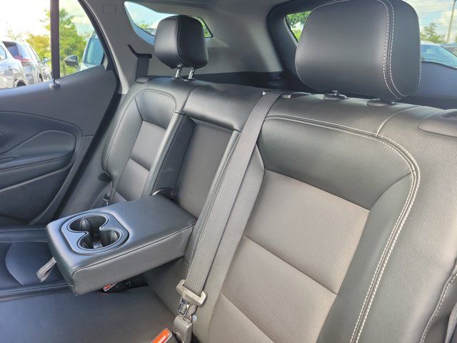 Used 2024 GMC Terrain SLT FWD image 15