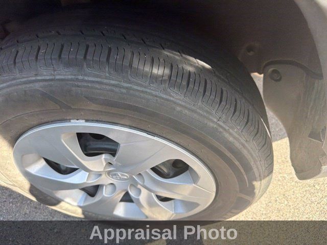 Used 2023 Toyota RAV4 LE AWD/4WD image 11